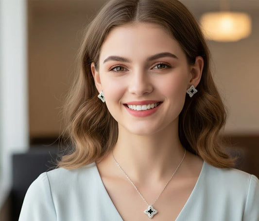 Luxury Geometric Quatrefoil Jewelry Set – Necklace & Earrings